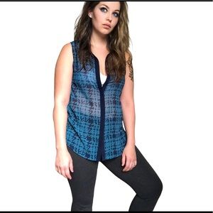 Banana Republic Button Up Sleeveless Top